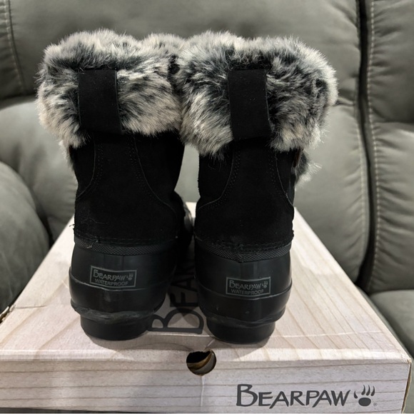 BearPaw Women's Black and Gray Winter Boots - Picture 4 of 8
